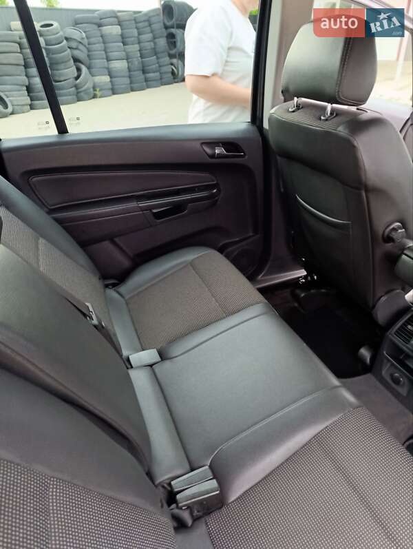 Мінівен Opel Zafira 2011 в Глибокій