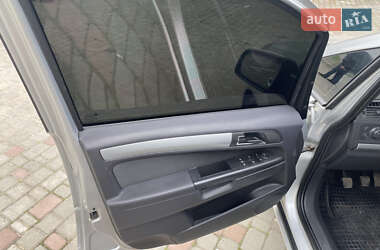 Мікровен Opel Zafira 2012 в 