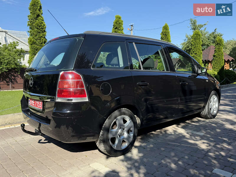 Минивэн Opel Zafira 2006 в Косове