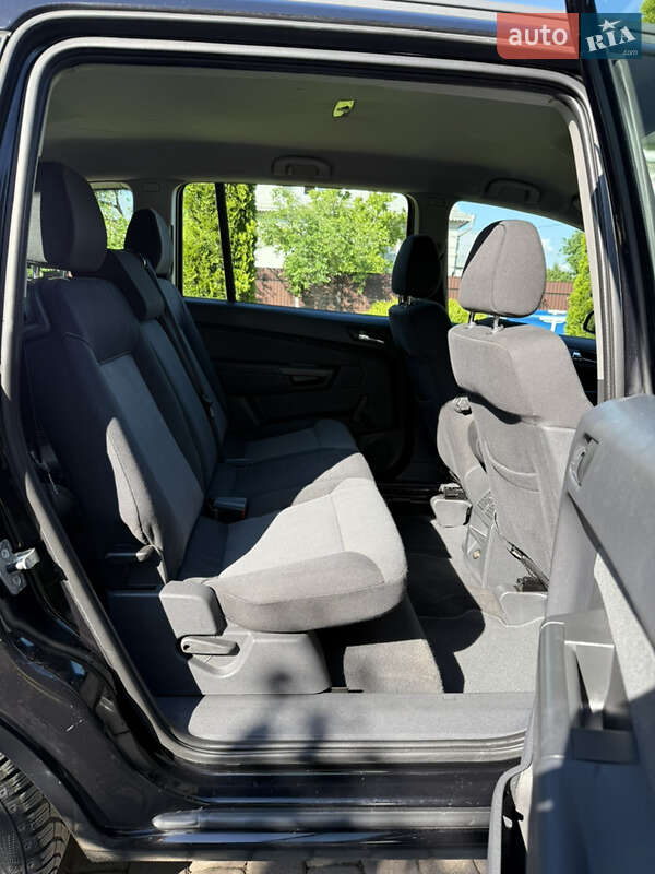 Минивэн Opel Zafira 2006 в Косове