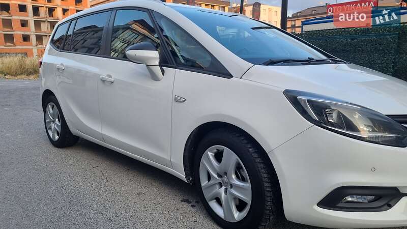 Мінівен Opel Zafira 2016 в Києві