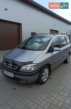 Минивэн Opel Zafira 2003 в Березному