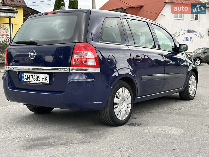 Минивэн Opel Zafira 2011 в Звягеле