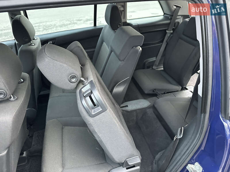 Минивэн Opel Zafira 2011 в Звягеле