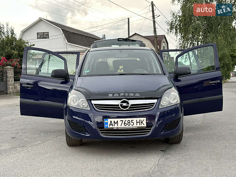 Минивэн Opel Zafira 2011 в Звягеле