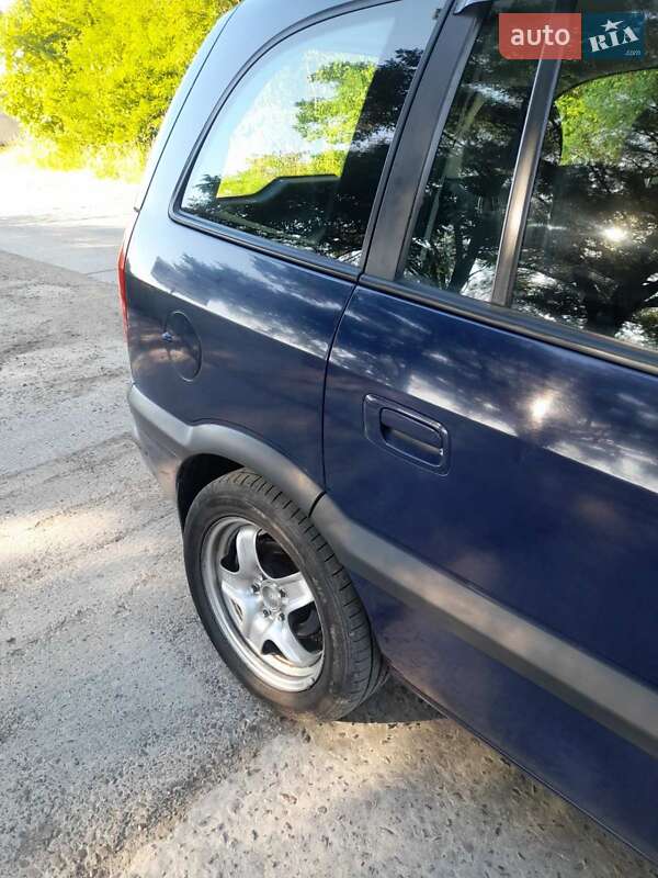 Минивэн Opel Zafira 2005 в Черновцах