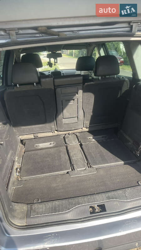 Минивэн Opel Zafira 2005 в Остроге