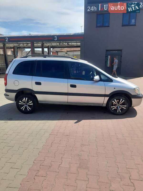 Opel Zafira 2002
