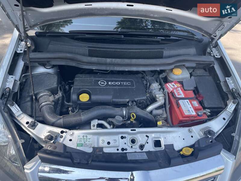 Минивэн Opel Zafira 2013 в Виннице