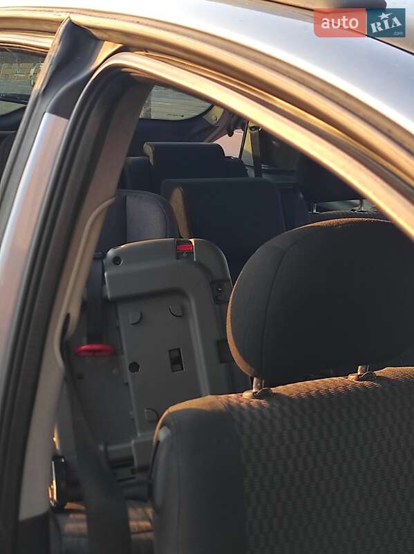 Минивэн Opel Zafira 2004 в Николаеве фото 14 Минивэн Opel Zafira 2004 в Николаеве