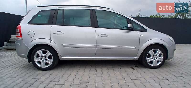 Минивэн Opel Zafira 2009 в Летичеве