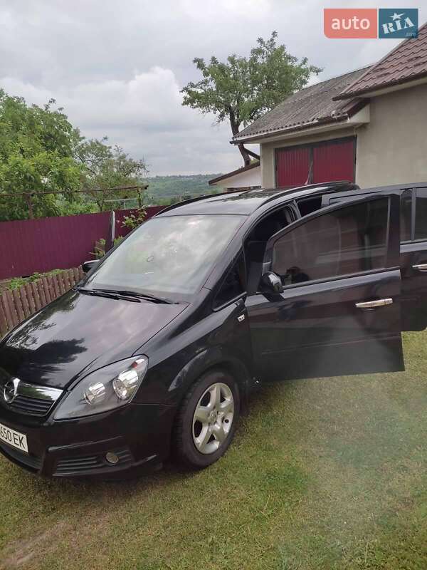 Мінівен Opel Zafira 2007 в Коломиї