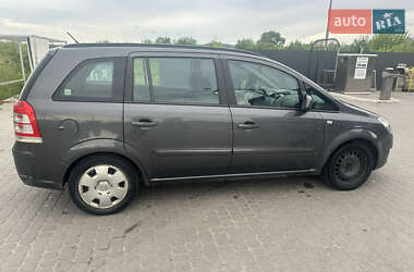 Минивэн Opel Zafira 2011 в 