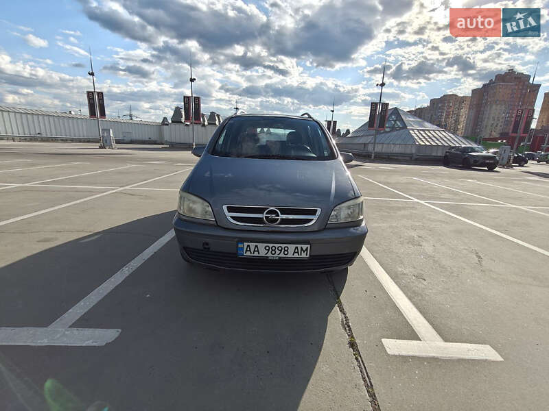 Opel Zafira 2004