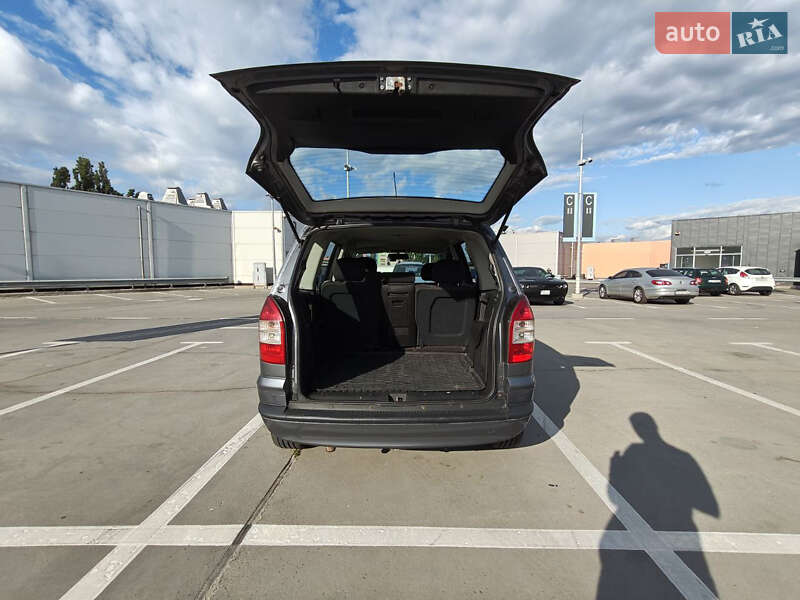 Минивэн Opel Zafira 2004 в Киеве
