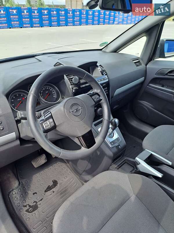 Минивэн Opel Zafira 2010 в Виннице