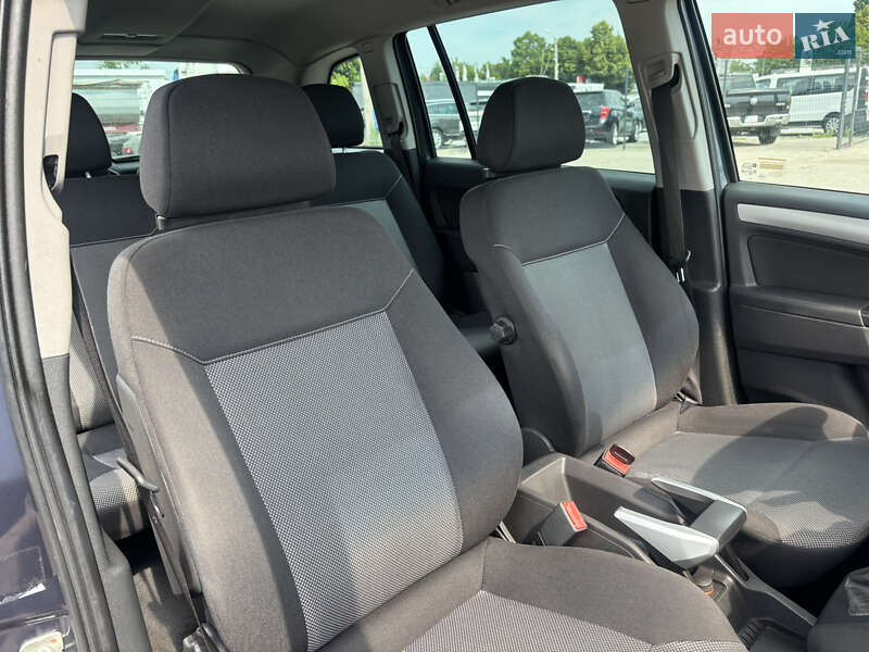 Минивэн Opel Zafira 2010 в Белой Церкви