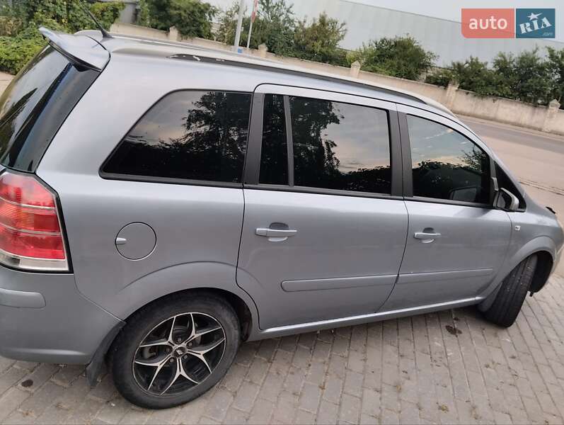 Минивэн Opel Zafira 2007 в Жашкове