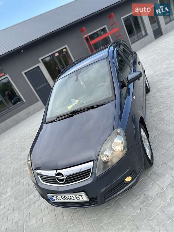 Минивэн Opel Zafira 2007 в Надворной