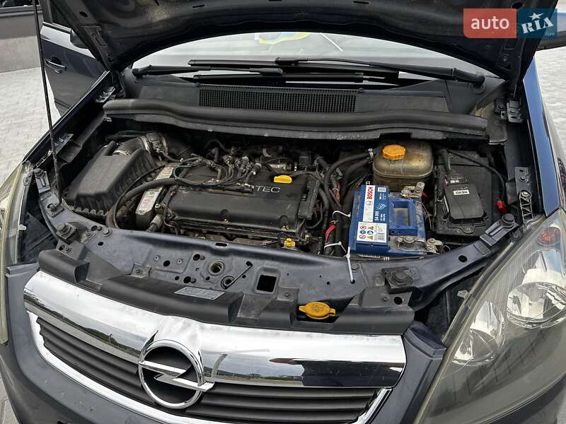 Минивэн Opel Zafira 2007 в Надворной