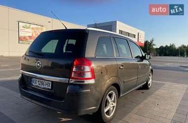 Минивэн Opel Zafira 2013 в 