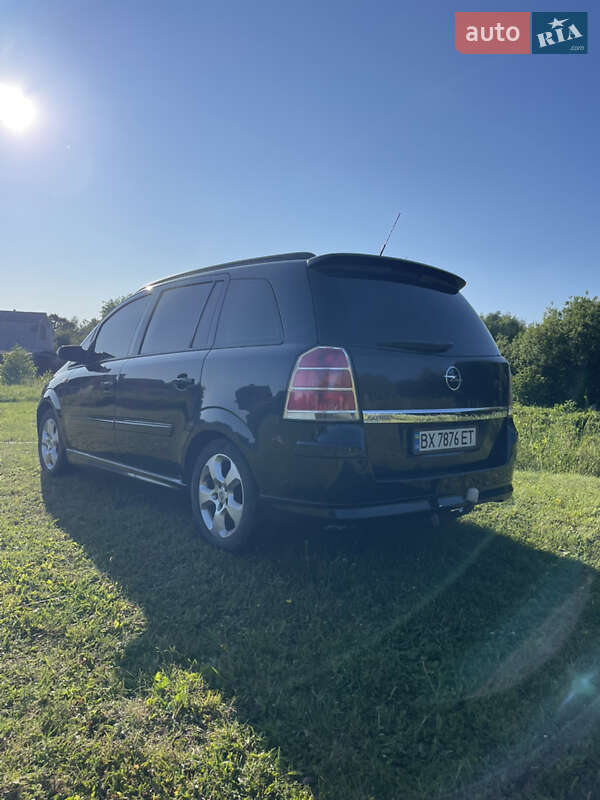Минивэн Opel Zafira 2005 в Звягеле