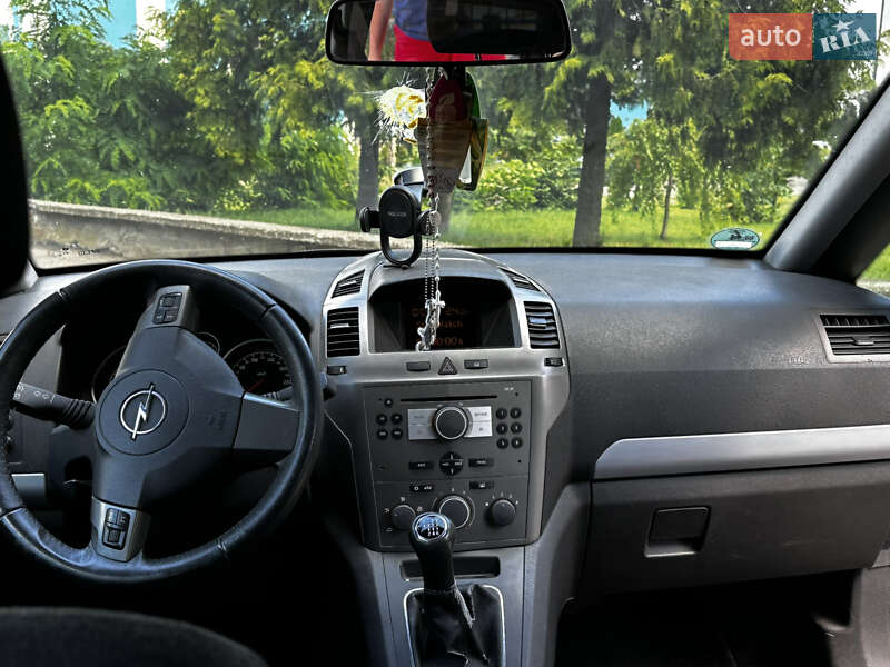 Мінівен Opel Zafira 2005 в Мостиській