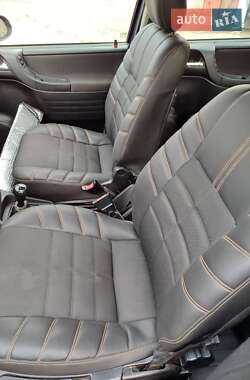 Минивэн Opel Zafira 2004 в 
