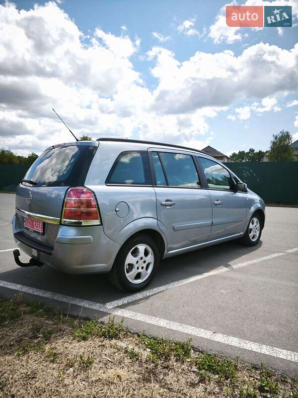 Минивэн Opel Zafira 2006 в Ивано-Франковске