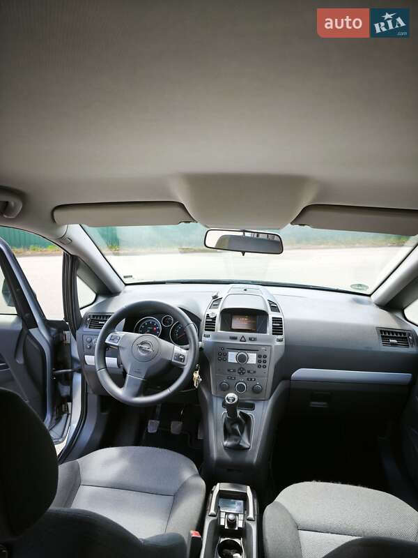 Минивэн Opel Zafira 2006 в Ивано-Франковске