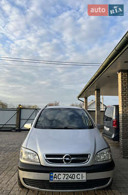 Мінівен Opel Zafira 2003 в Цумані
