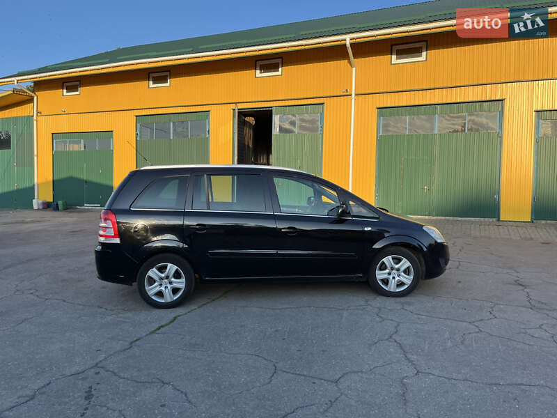 Минивэн Opel Zafira 2009 в Черкассах