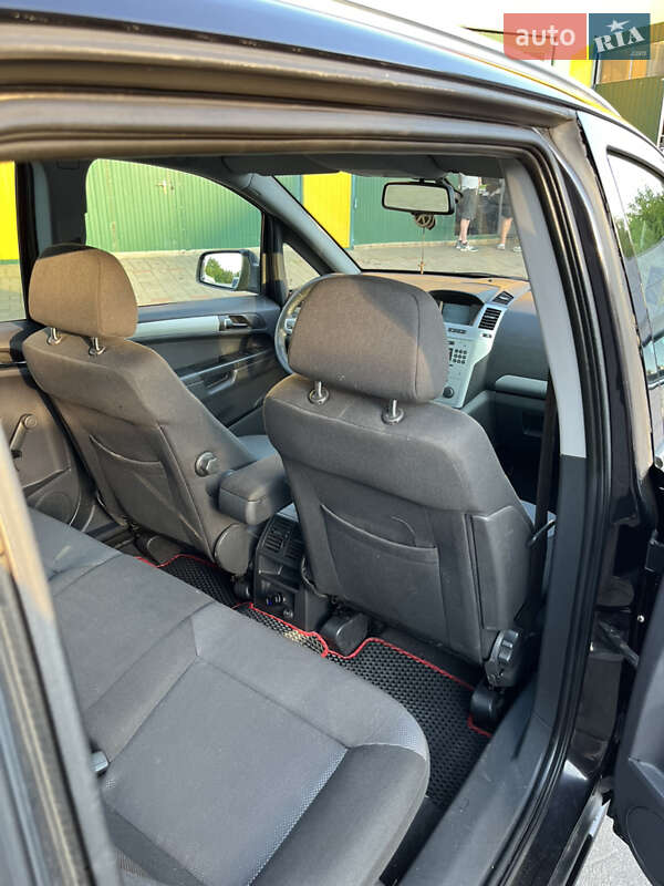 Минивэн Opel Zafira 2009 в Черкассах