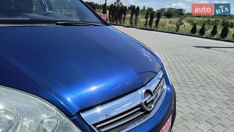 Минивэн Opel Zafira 2008 в Золочеве