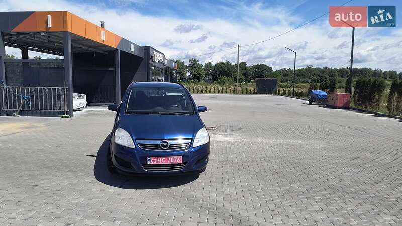 Минивэн Opel Zafira 2008 в Золочеве