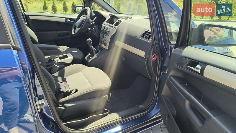 Минивэн Opel Zafira 2008 в Золочеве