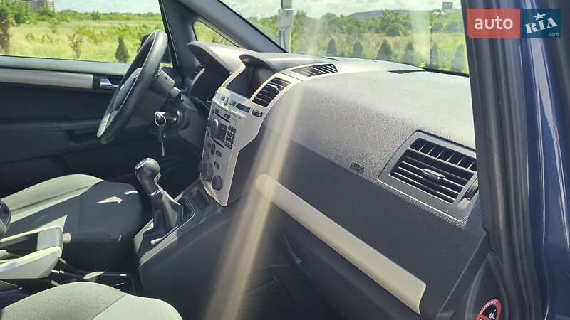 Минивэн Opel Zafira 2008 в Золочеве