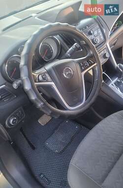 Минивэн Opel Zafira 2013 в 