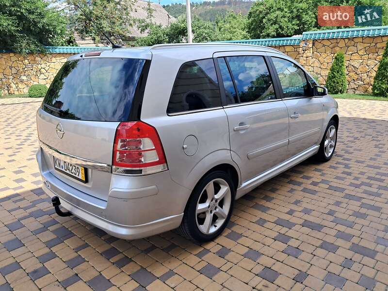 Минивэн Opel Zafira 2008 в Могилев-Подольске