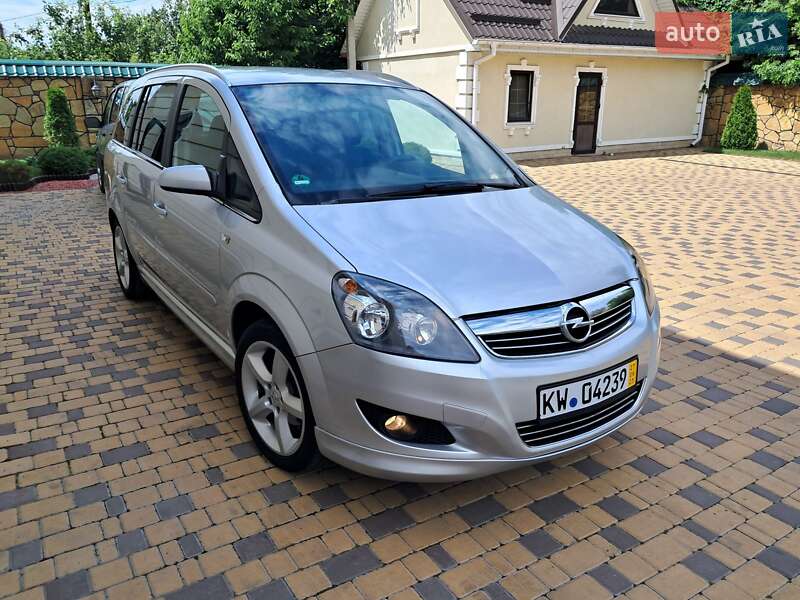 Минивэн Opel Zafira 2008 в Могилев-Подольске