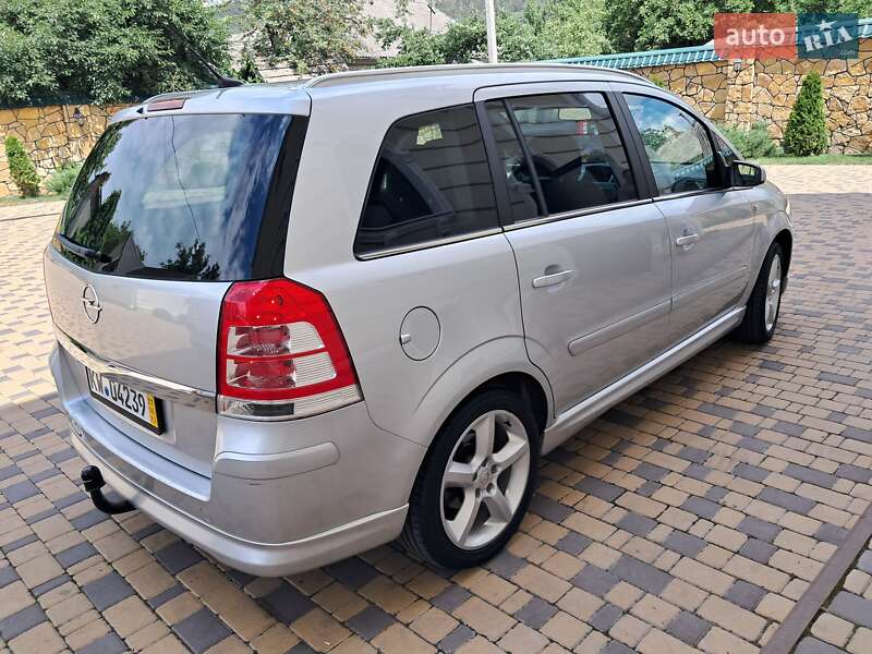 Минивэн Opel Zafira 2008 в Могилев-Подольске