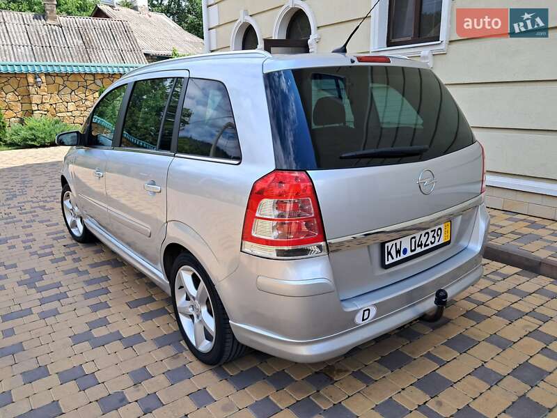 Минивэн Opel Zafira 2008 в Могилев-Подольске