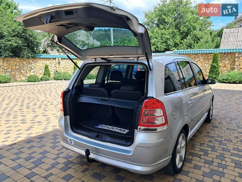Минивэн Opel Zafira 2008 в Могилев-Подольске