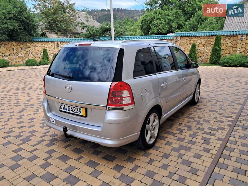 Минивэн Opel Zafira 2008 в Могилев-Подольске