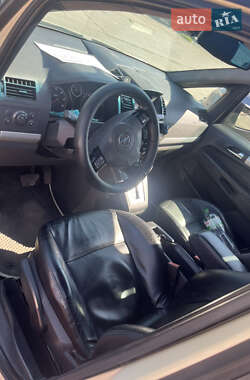 Минивэн Opel Zafira 2010 в 