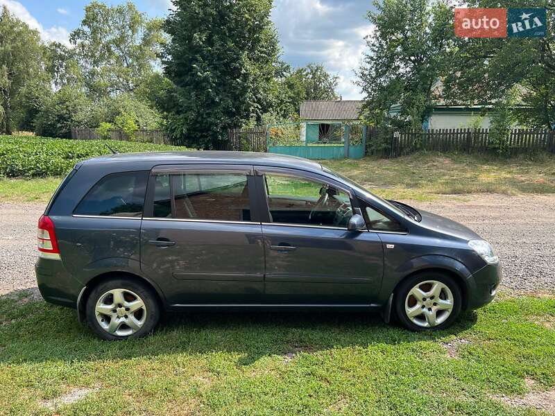 Минивэн Opel Zafira 2008 в Миргороде