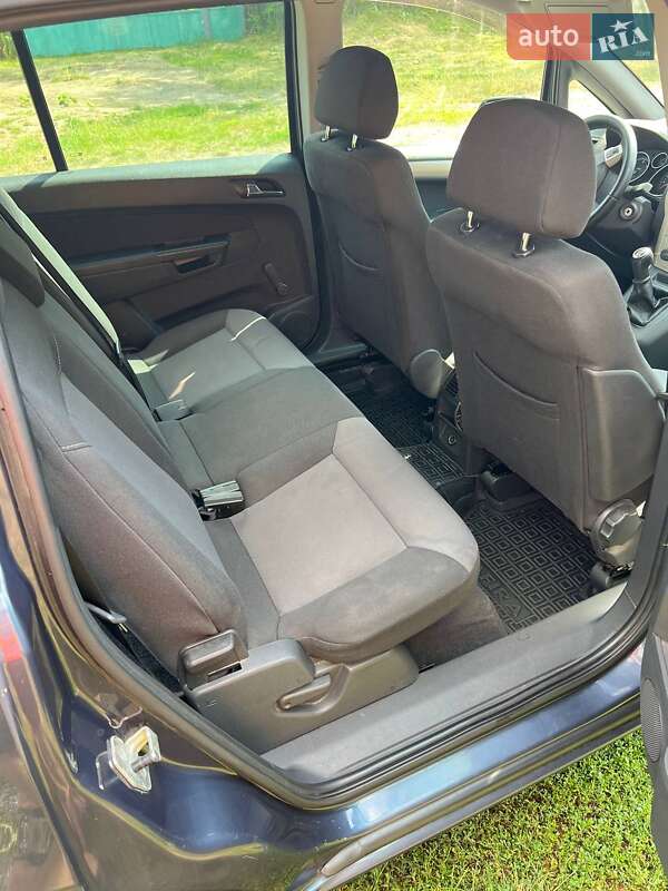 Минивэн Opel Zafira 2008 в Миргороде