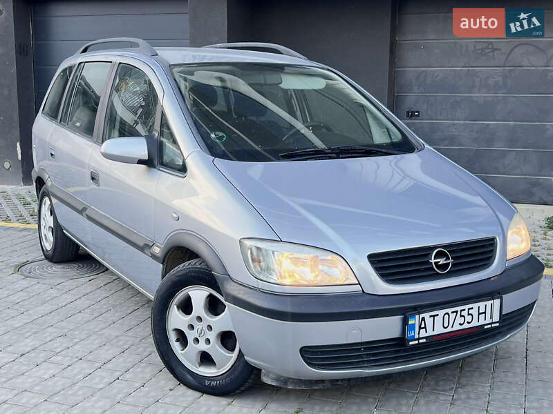 Минивэн Opel Zafira 2002 в Ивано-Франковске