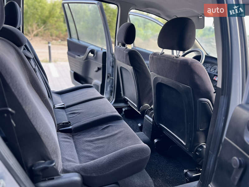 Минивэн Opel Zafira 2002 в Ивано-Франковске