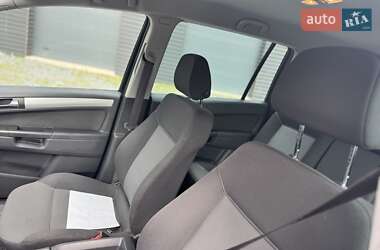 Минивэн Opel Zafira 2011 в 